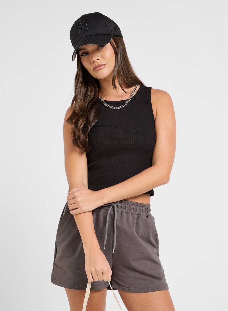 جينجر بيسيكس بلوزة بدون أكمام مضلعة سادة - Image 1